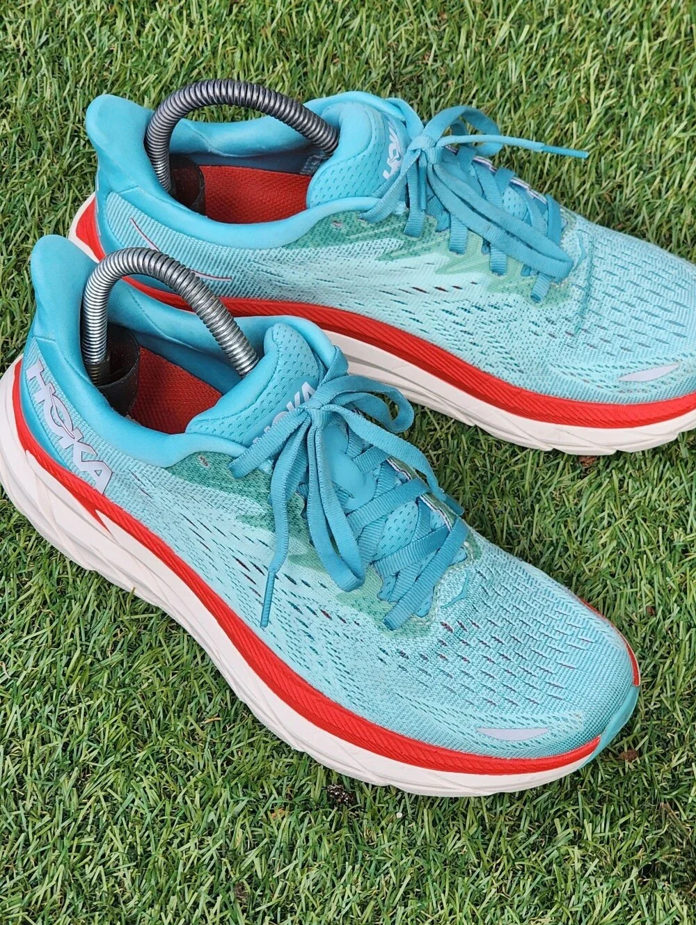 HOKA CLIFTON 8 - Womens Sneakers - SIZE 7B